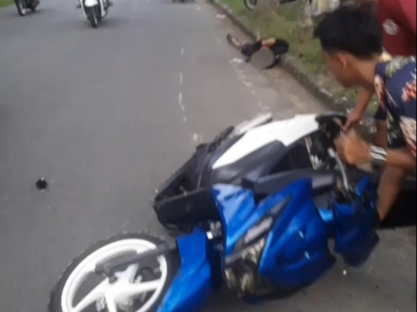 $rows[judul]